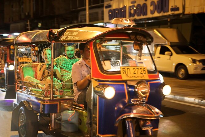 Bangkok Best Midnight Food Tour by Tuk Tuk - Crispy noodles and your choice of egg