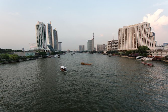 Bangkok by Night: Temples, Markets and Food Tuk-Tuk Tour - Why Bangkok by night works so well from a tuk-tuk