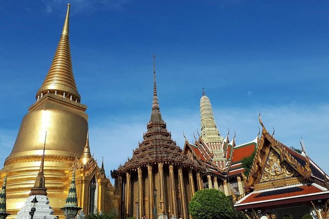 Bangkok Combo: Tuk Tuk App Pass, Chao Phraya Boat & E-sim - Siam Center: Bangkok’s shopping and arts district