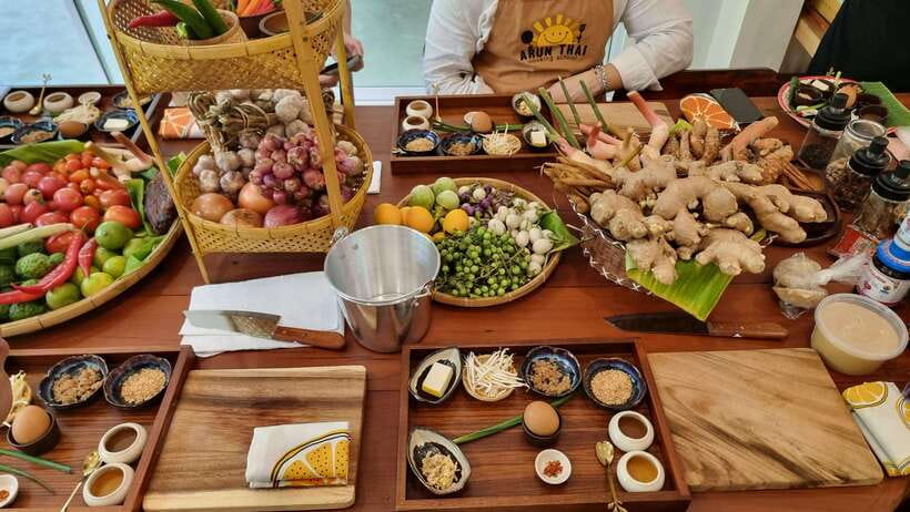 Bangkok: Cooking Class + Tuk Tuk Ride + Market Tour - What June and the other instructors add