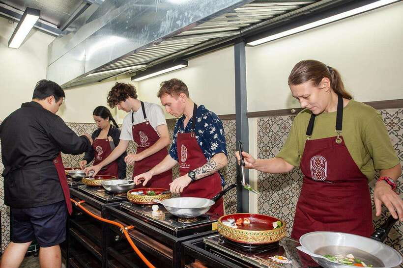 Bangkok: Cooking Class with Market Visit & Tuk Tuk Ride - The school setting and comfort