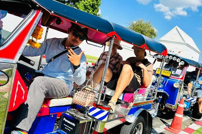 Bangkok Day Tour: Food, Temple & Tuk-Tuk - A local temple before the Grand Palace