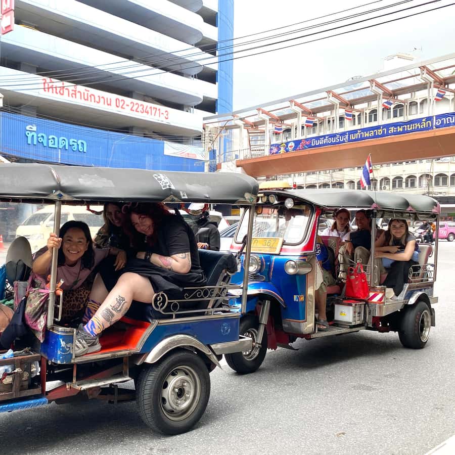 Bangkok: explore Wat Pho + tuk tuk sightseeing - Meeting at MRT Sanam Chai and starting at Wat Pho