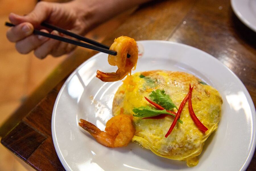 Bangkok: Markets, Temples and Food Night Tour by Tuk Tuk - Chinatown for the final sweet course
