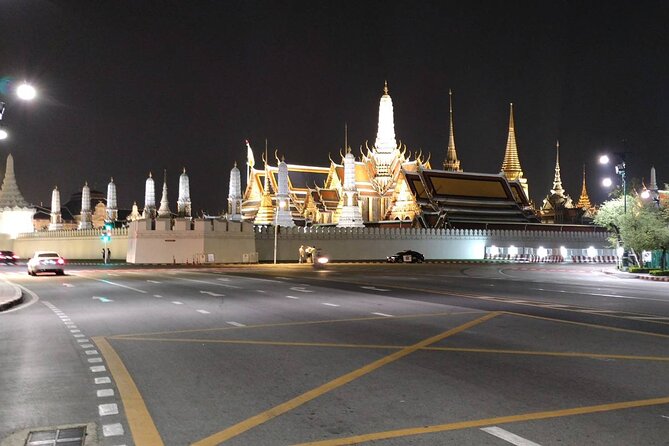 Bangkok: Michelin Guide Street Food Tour by Tuk Tuk - Tuk tuk rides between the food stops