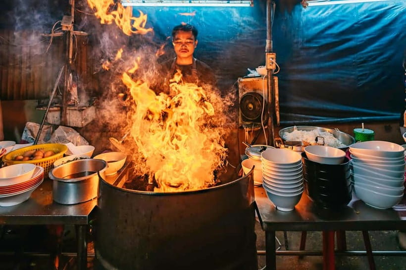 Bangkok: Midnight Food Tour by Tuk-Tuk - Ten or more tastings, with Bangkok doing the ordering