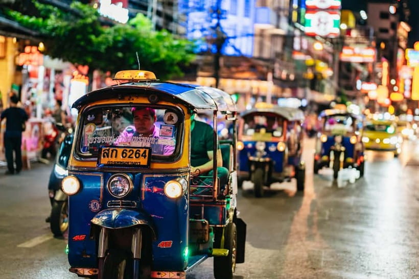 Bangkok: Midnight Food Tour by Tuk-Tuk - A rooftop drink with Wat Arun across the river