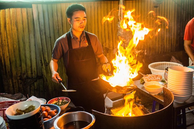 Bangkok Midnight Food Tuk Tuk Tour - Meeting at Sam Yan and getting moving