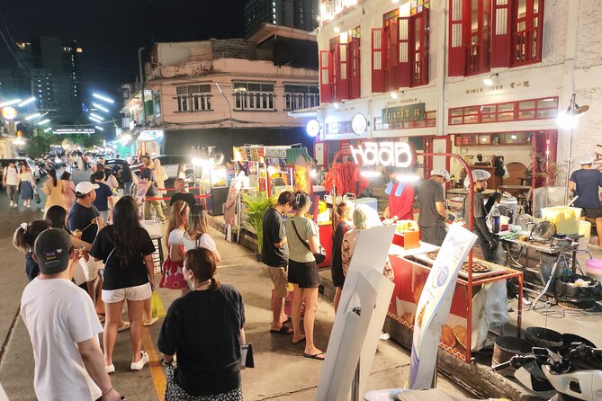 Bangkok Night Eats by Tuk Tuk - Hotel-pickup & Dinner - Banthat Thong Road and its night-market shift