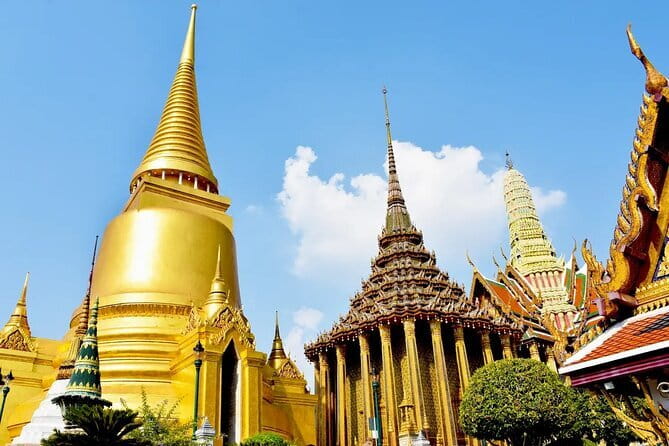 Bangkok Night Food Tour By Tuk Tuk - Rattanakosin gives the tuk-tuk ride historical shape