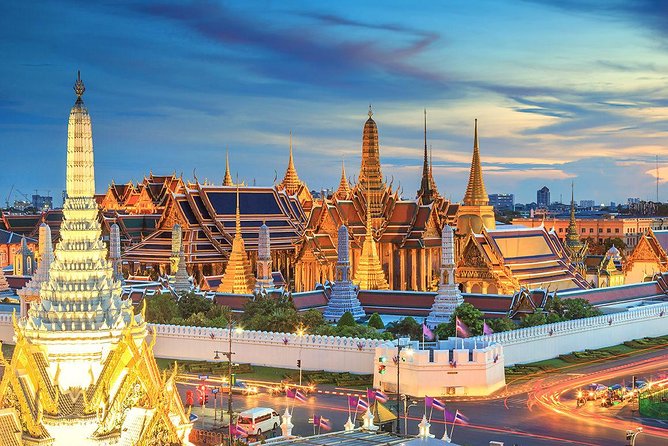 Bangkok Night Lights: Famous Landmarks by Tuk Tuk - Why the night route works so well