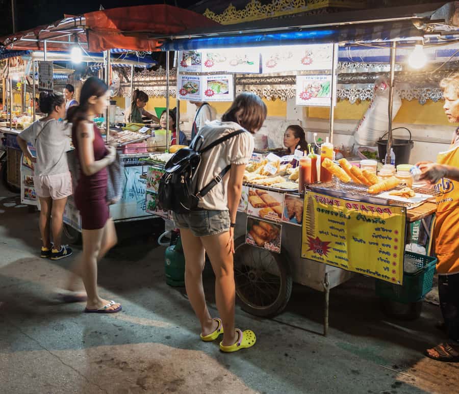 Bangkok Night Tuk Tuk: Private Tour of Markets & Landmarks - Wat Arun and the Grand Palace by night