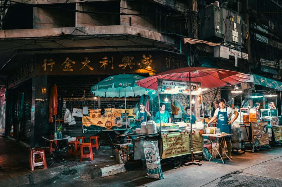 Bangkok: Private Tuk-Tuk Night Tour, River Boat & Eats - Grand Palace and Wat Phra Kaew after dark