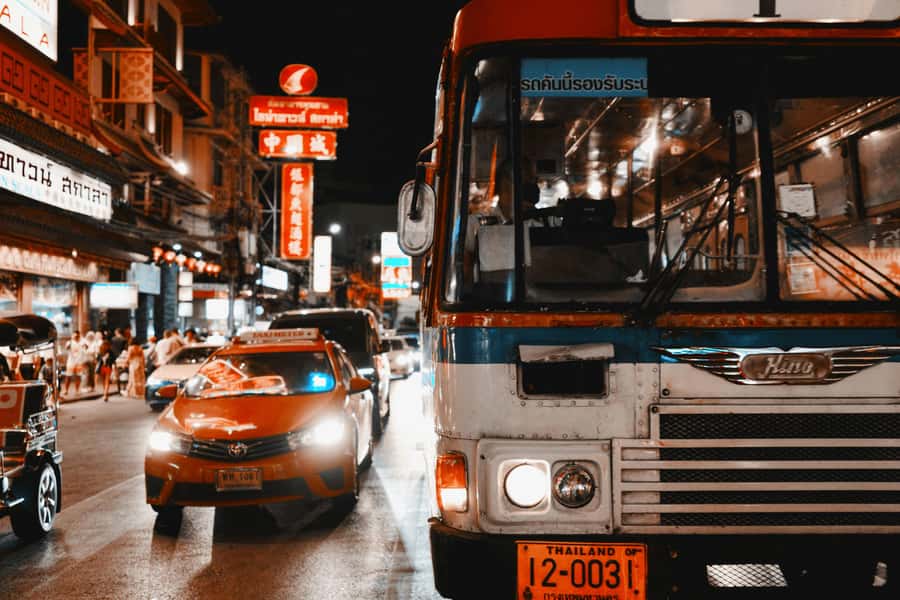 Bangkok: Private Tuk-Tuk Night Tour, River Boat & Eats - Who should book this evening?