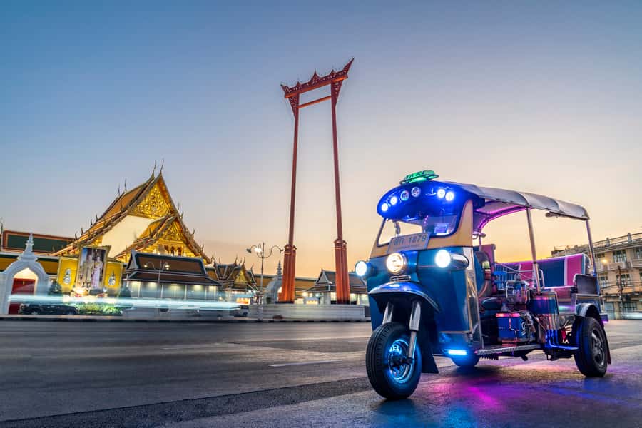 Bangkok Street Food and Night Lights by Tuk Tuk - Key points at a glance