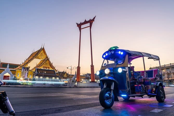 Bangkok : Sunset Food tour by Tuk Tuk boat with big Buddha view - Tuk-tuk travel between the food and photo stops