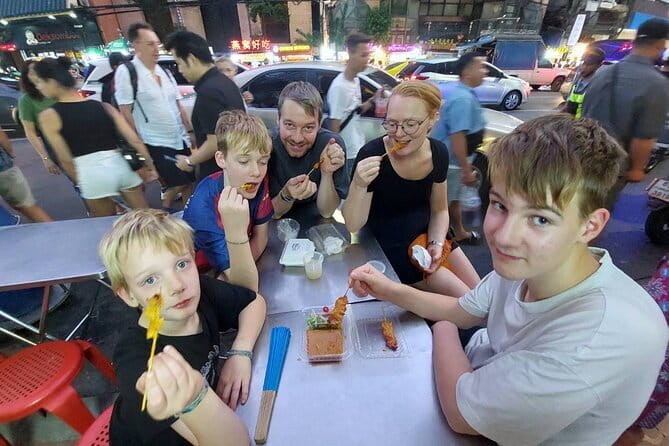 Bangkok : Sunset Food tour by Tuk Tuk boat with big Buddha view - Who will enjoy this route most?