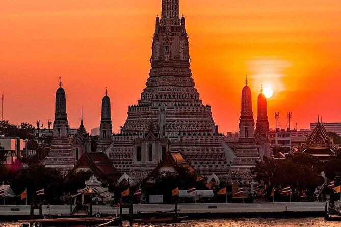 Bangkok : Sunset Food tour by Tuk Tuk boat with big Buddha view - A 30-minute river view of Bangkok’s temples
