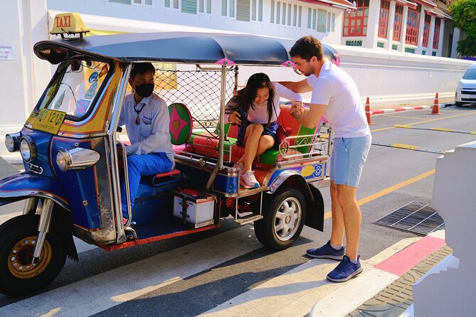 Bangkok Thrilling Tuk Tuk Tour (Private & All-Inclusive) - Mit Ko Yuan for a proper Thai dinner