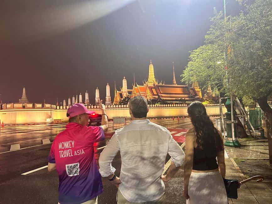 Bangkok: Tuk Tuk Adventure Chinatown Michelin Food & Temples - Meeting the guide at MRT Sam Yan
