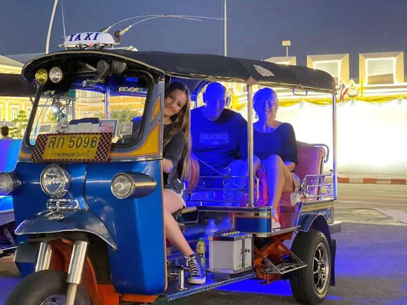 Bangkok Tuk-Tuk by Night with Chinatown Street Food Meal - Wat Arun after closing time