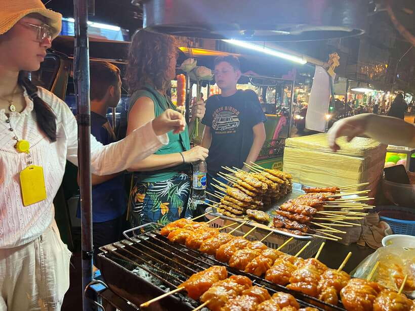 Bangkok Tuk-Tuk by Night with Chinatown Street Food Meal - Chinatown street food and dessert