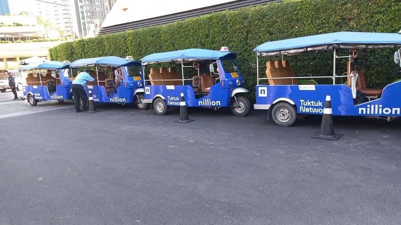 Bangkok: Tuk Tuk Day Pass App & Boat Chao Phraya River - Siam: malls, art, and a cooler break