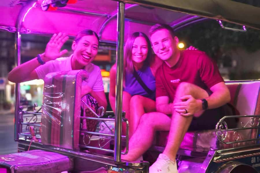Bangkok Tuk Tuk Night Tour with Chinatown visit - Starting at 6 p.m. and meeting your tuk tuk