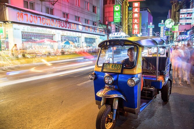 Bangkok Tuk-Tuk Tour by Night with Chinatown Street Food Meal - Pak Khlong Talat, flowers and real Bangkok work