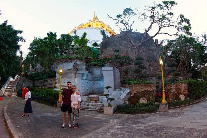 Bangkok Tuk Tuk Tour - Hotel-pickup & Dinner - Kuan Yim Shrine gives you a Chinatown beginning