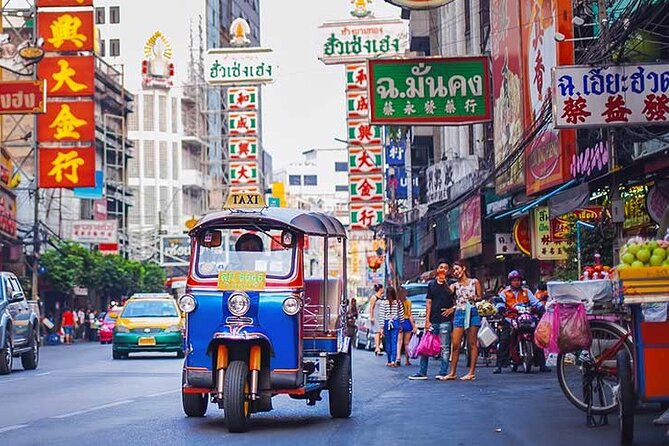 Bangkok Tuk Tuk Tour - Hotel-pickup & Dinner - The Golden Mount is the main physical challenge