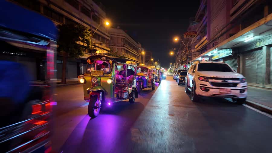 Bangkok: TUK TUK Tour Night Life Private with Hotel Pick Up - The tuk tuk driver matters too