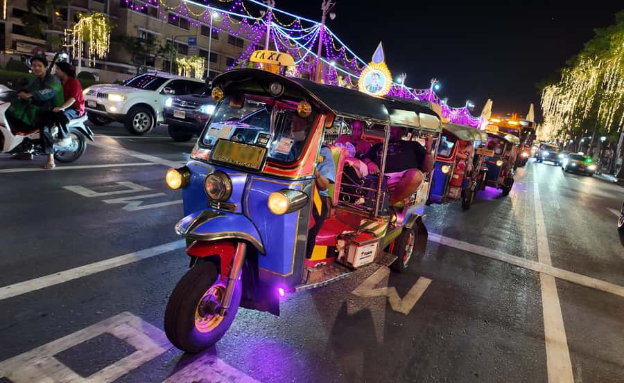 Bangkok: TUK TUK Tour Night Life Private with Hotel Pick Up - Khaosan Road brings the first jolt of energy