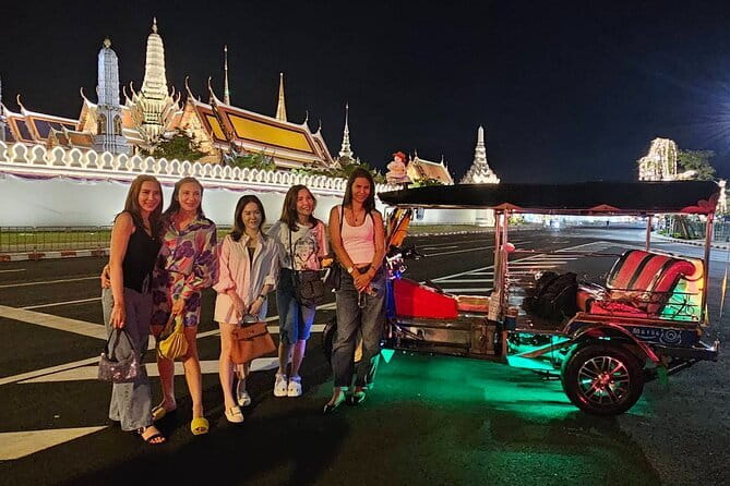 Bangkok TUK TUK Twilight Cultures Market and Food Taste - Yaowarat, Chinatown after dark