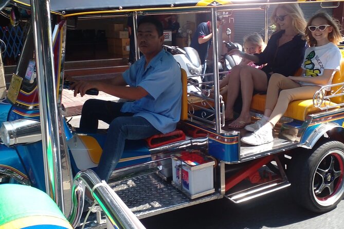 Bangkok Tuk Tuk Walk & Temple Tour With Wat Pho, Arun & Traimit - Walking through Yaowarat Road