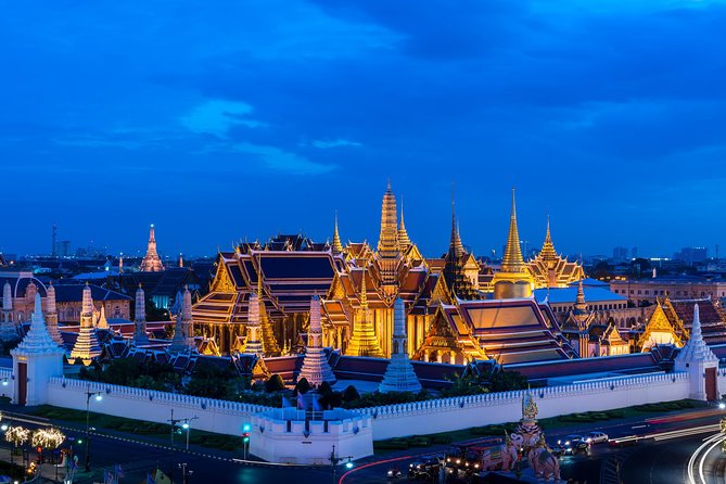 Bangkok Under the Night Lights by TUK-TUK (SHA Plus) - Chinatown and the food stalls of Yaowarat
