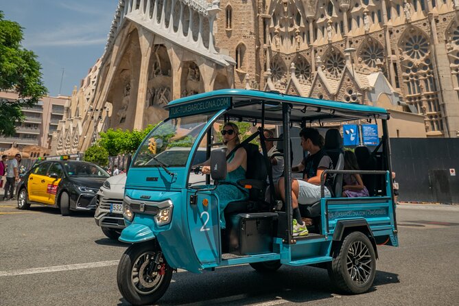 Barcelona 2 Hours Private Tuk-Tuk Tour - Plaça d’Espanya and the climb to Montjuïc