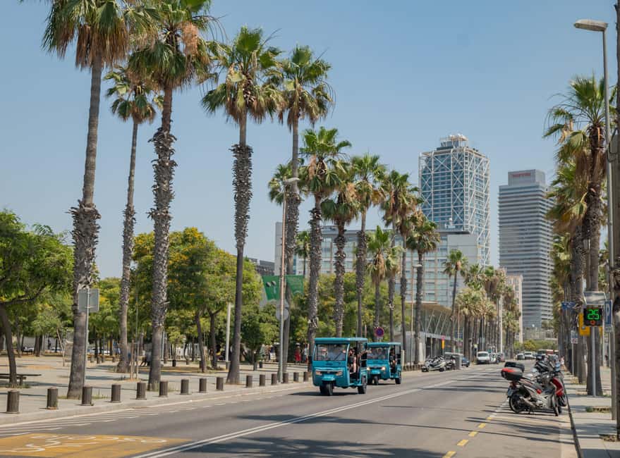 Barcelona: 2h Premium Private Tuk-Tuk Tour - A fast route through Barcelona’s greatest hits