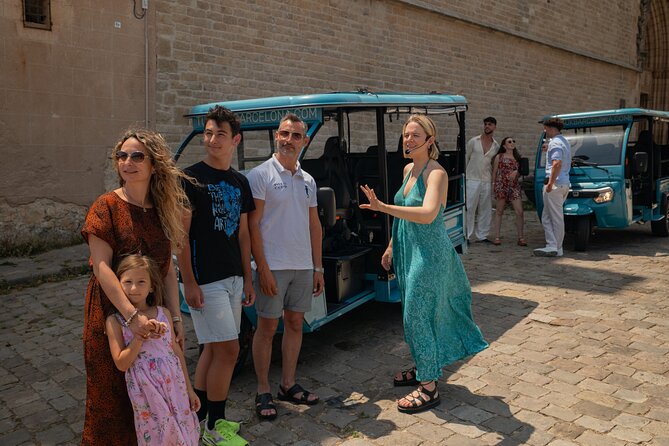Barcelona: City Highlights Private Tuk-Tuk Tour - Casa de les Punxes and the Modernist blocks