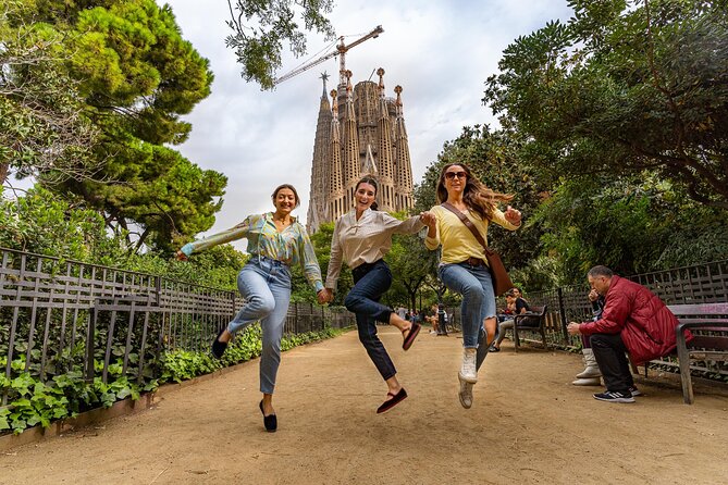 Barcelona Express Tour in a Private Eco Tuk Tuk - Sagrada Familia, Barcelona’s great unfinished work