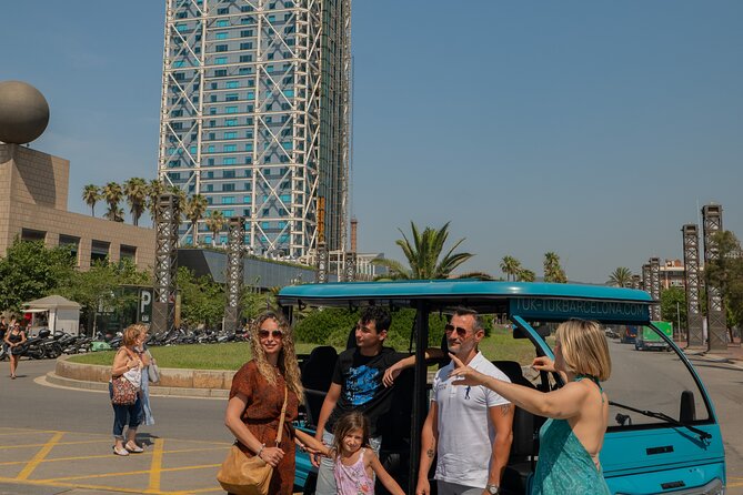 Barcelona Panoramic Private Tuk Tuk Tour - Montjuïc in a 10-minute hilltop stop