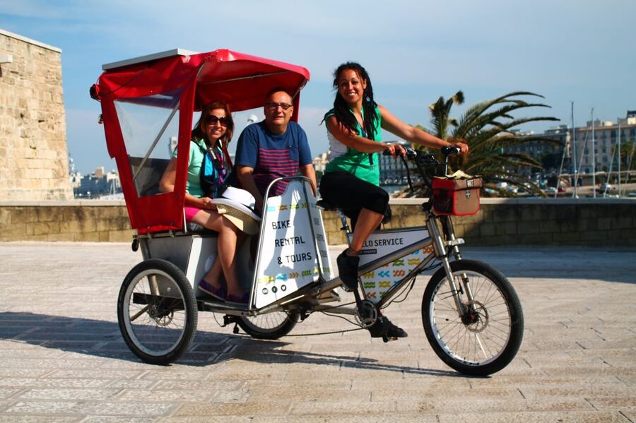 Bari: Old Town Guided Eco-Friendly Rickshaw Tour - Why a rickshaw works so well in Bari Vecchia