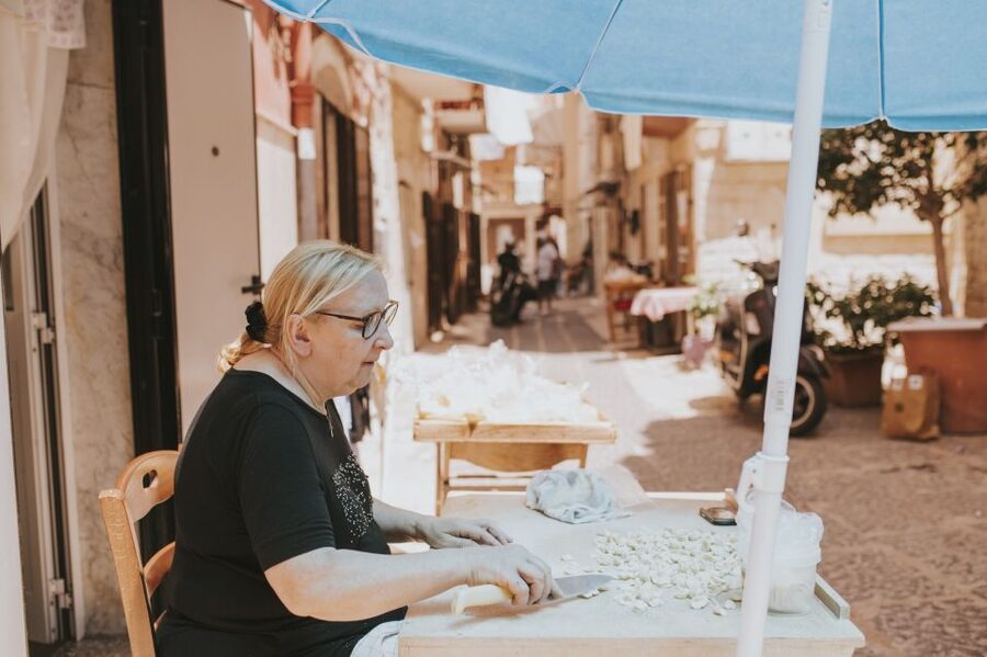 Bari Rickshaw Tour with Pasta Experience - From old-town streets to a local kitchen