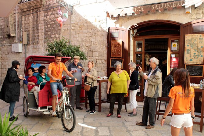 Bari Street Food Tour by Rickshaw - Piazza Mercantile, Bari’s social meeting place