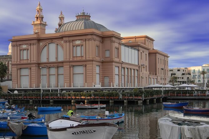 Bari Tuk Tuk tour along the coast - Bari’s waterfront is the real attraction