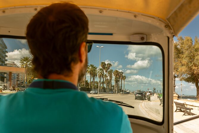 Bari Tuk Tuk tour along the coast - Pane e Pomodoro Beach in 10 minutes