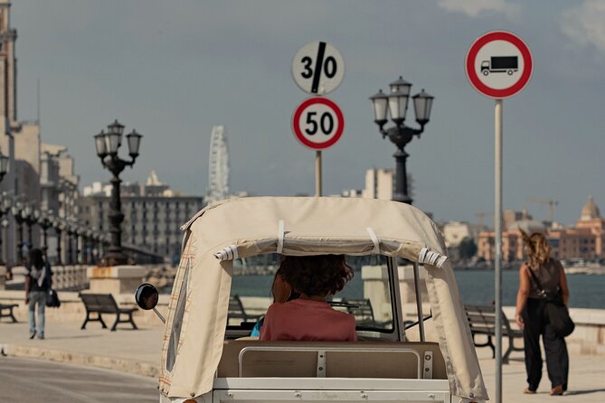 Bari Tuk Tuk tour along the coast - Fiera del Levante in five minutes
