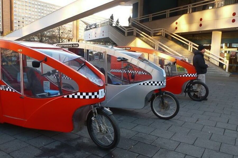 Berlin Express: Private 1-Hour E-Rickshaw Ride - The Brandenburg Gate, parks, and riverside access