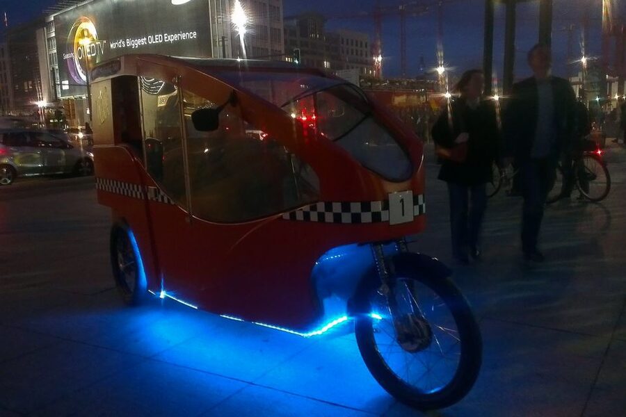 Berlin Express: Private 1-Hour E-Rickshaw Ride - Making one hour count