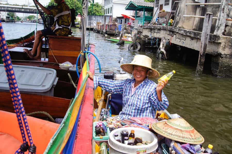 BKK’s Ultimate Food & Canal Tour "Tuk-Tuk Temples & Tastes" - Art, old shop houses, and a slower look at the neighborhood